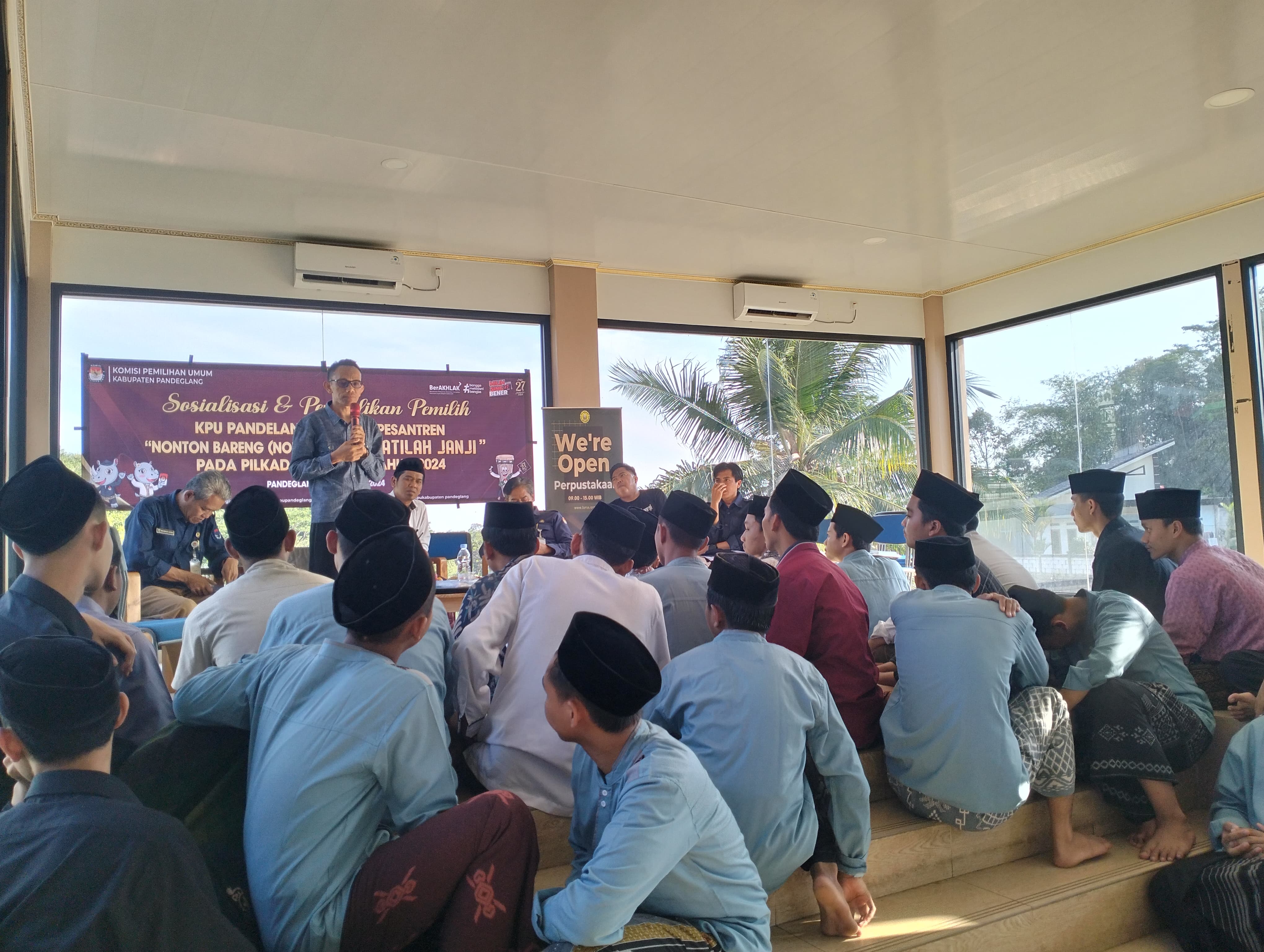 Sosialaisasi dan Pendidikan Pemilih KPU Goes To Pesantren Nobar Film Tepatilah Janji